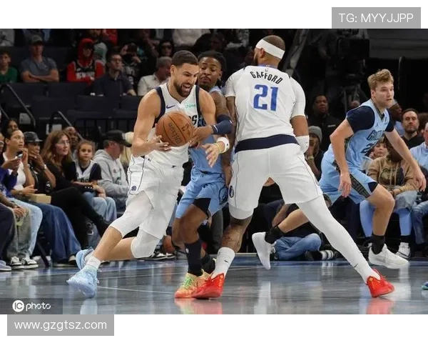 克莱首次替补出战独行侠生涯79场比赛前经历勇士替补生涯转折